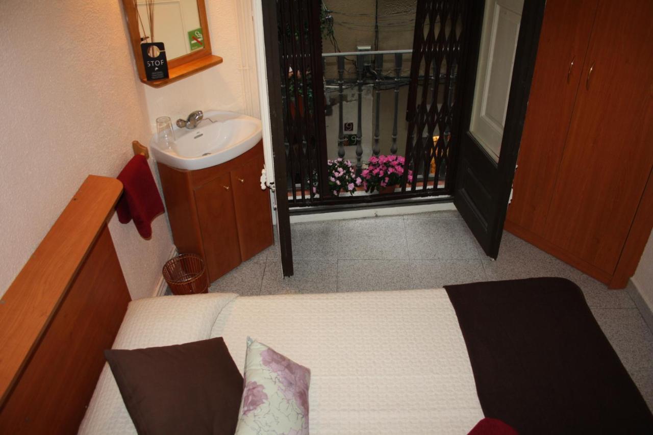 Pension Colmenero Барселона Номер фото